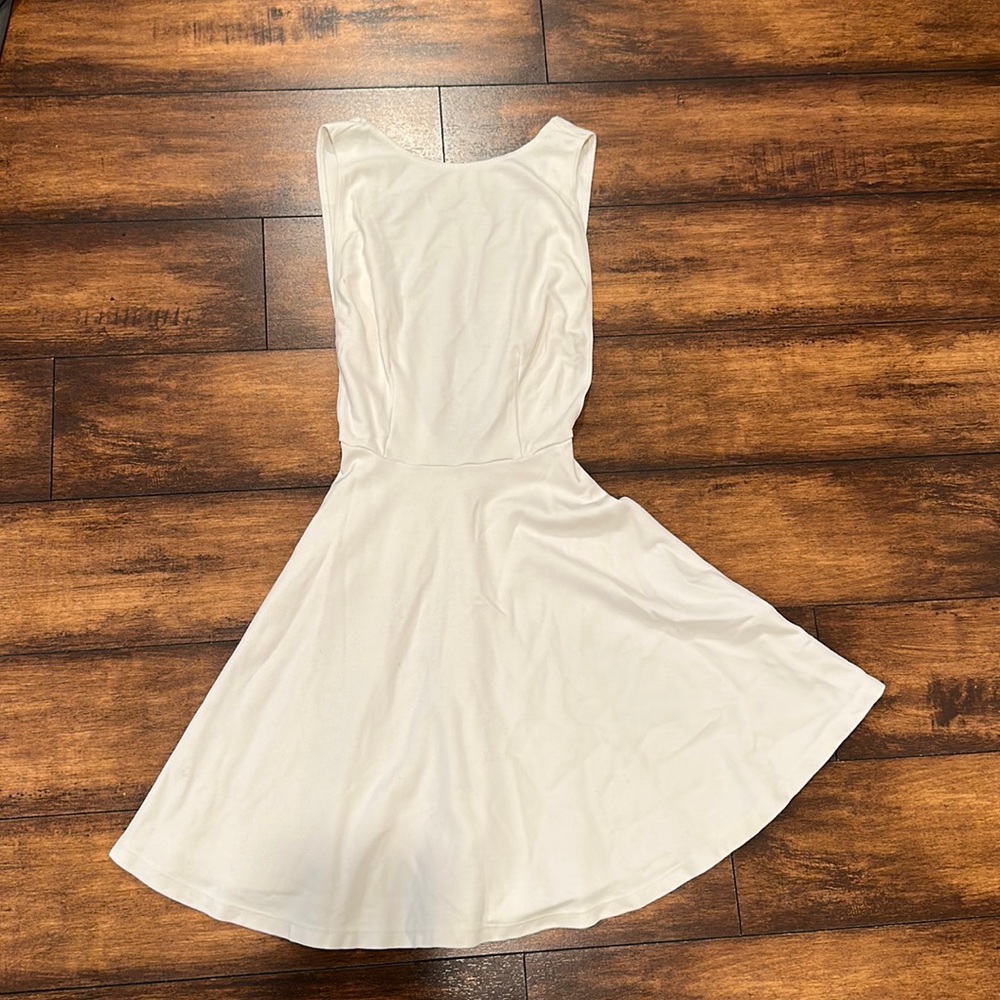 Backless dress